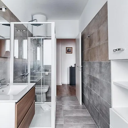 Burlo Apartment *